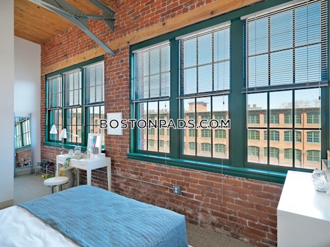 Crescent St. Waltham photo 12