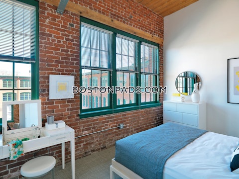 Crescent St. Waltham photo 3