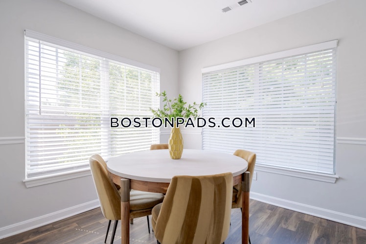 Founders Way, Saugus