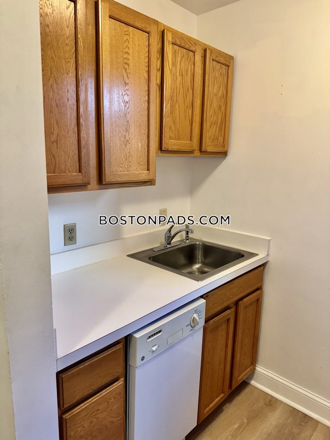 Boston - $3,200+ /mo