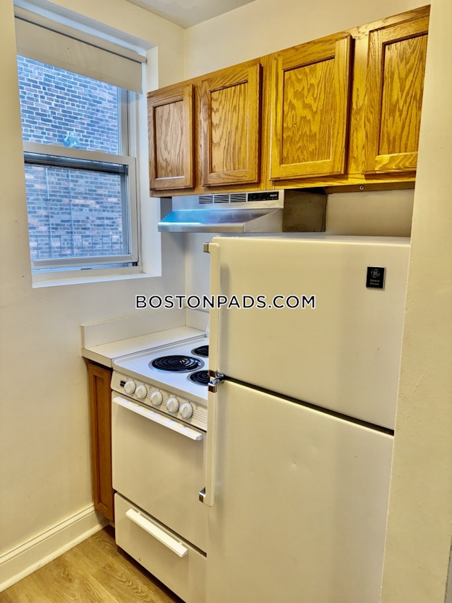 Boston - $3,200+ /mo