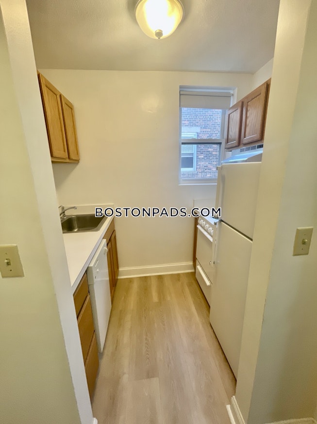 Boston - $3,200+ /mo
