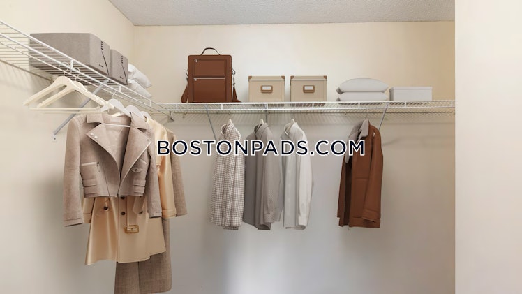 Farms Drive, Burlington