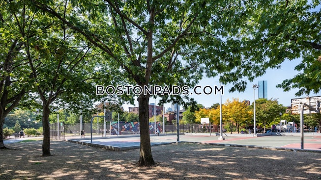 Boston - $3,060+ /mo