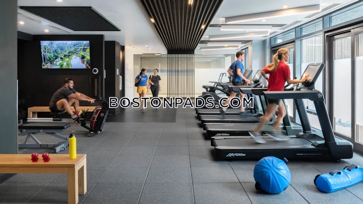 Traveler St., Boston