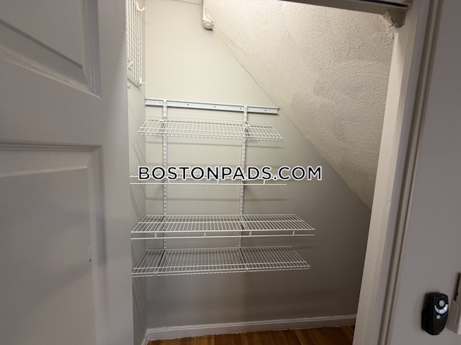 Boston - $2,950+ /mo
