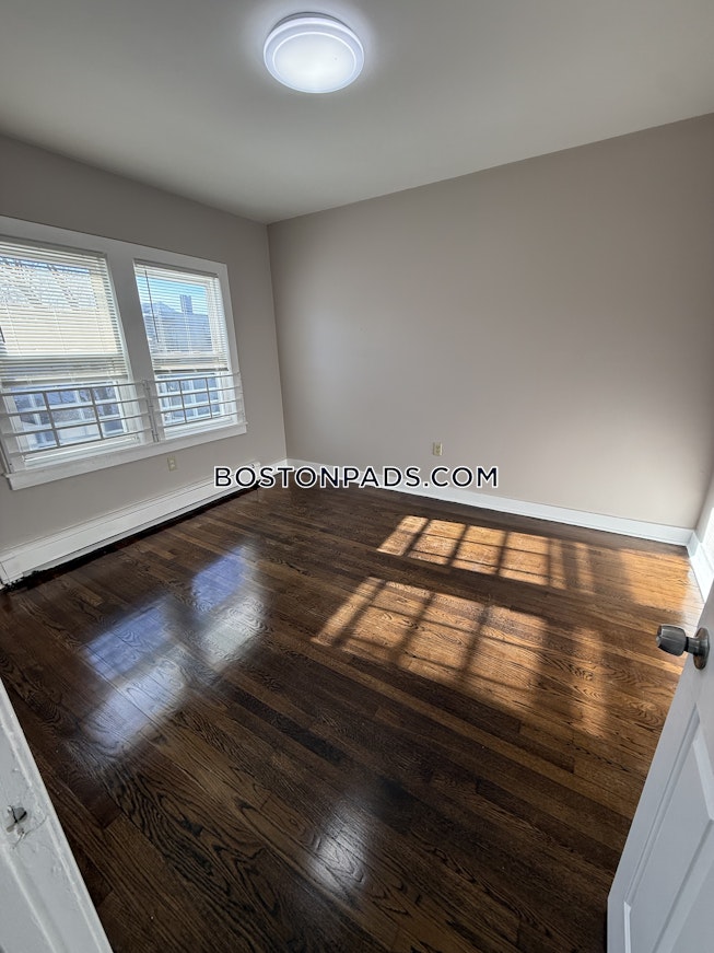 Boston - $2,600+ /mo