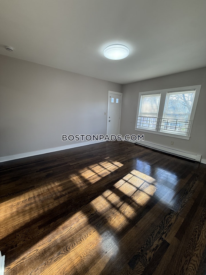 dorchester-apartment-for-rent-2-bedrooms-1-bath-boston-2600-8017094 