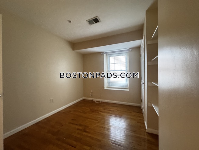 Boston - $3,000+ /mo