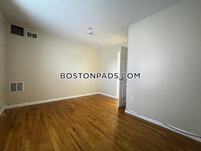 Boston - $3,000+ /mo