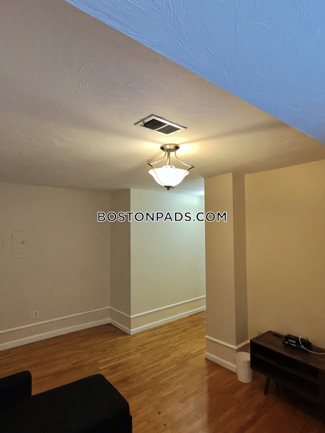 Boston - $3,000+ /mo