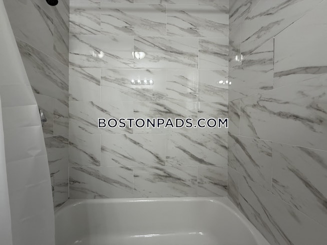 Lowell - $1,950+ /mo