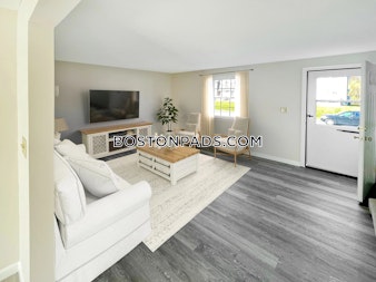 Meadowbrook Ln. Gardner