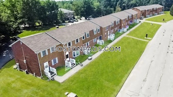 Meadowbrook Ln. Gardner