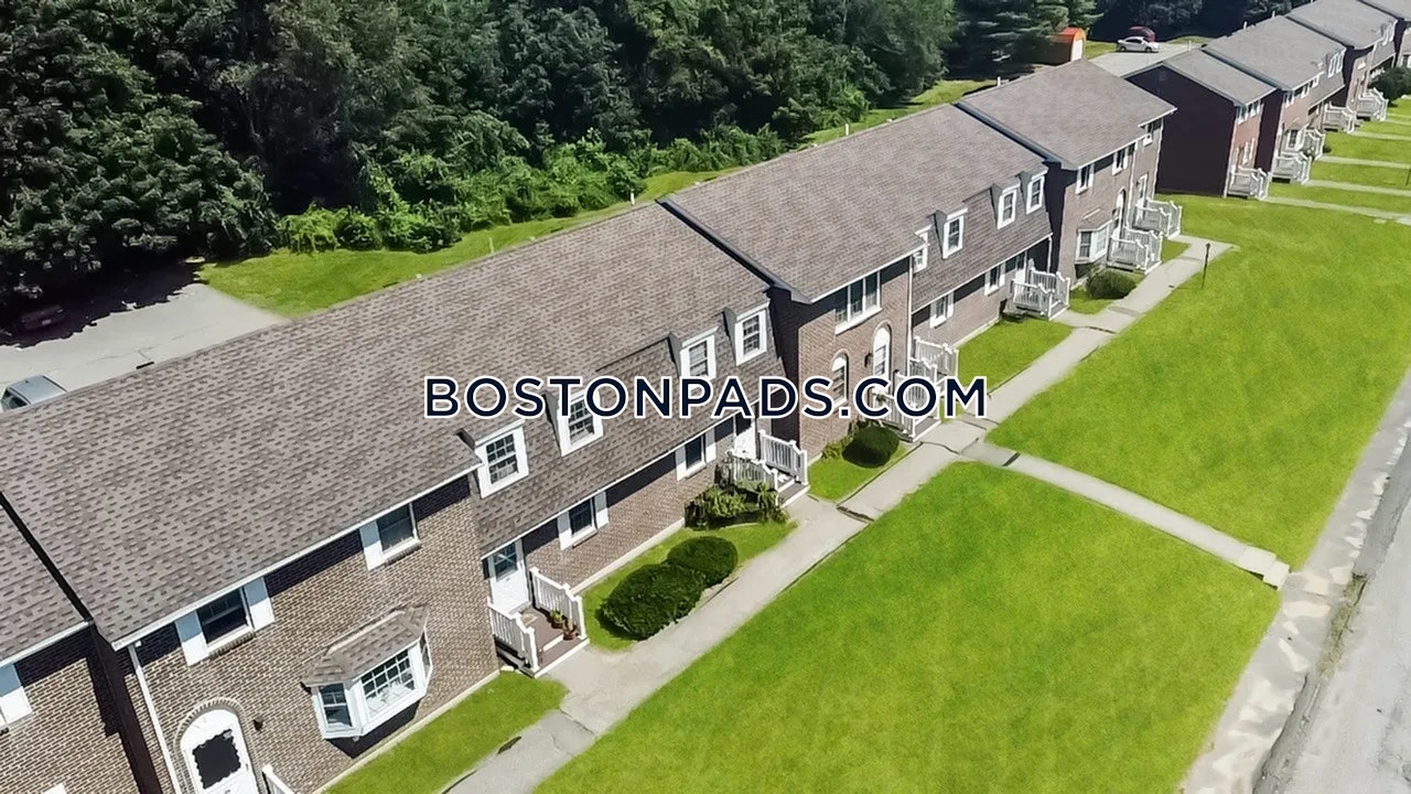 Meadowbrook Ln. Gardner