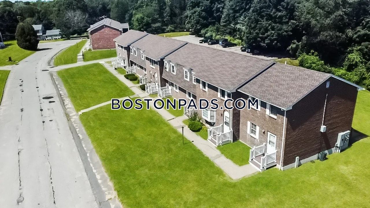 Meadowbrook Ln. Gardner