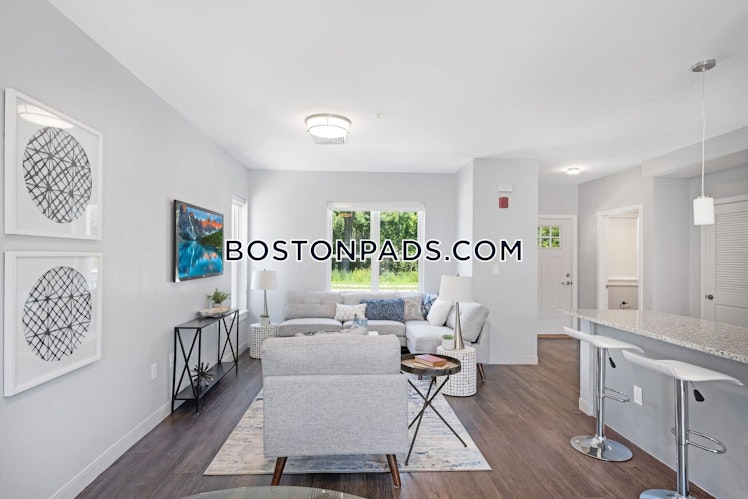 Hummingbird Ln., Boston