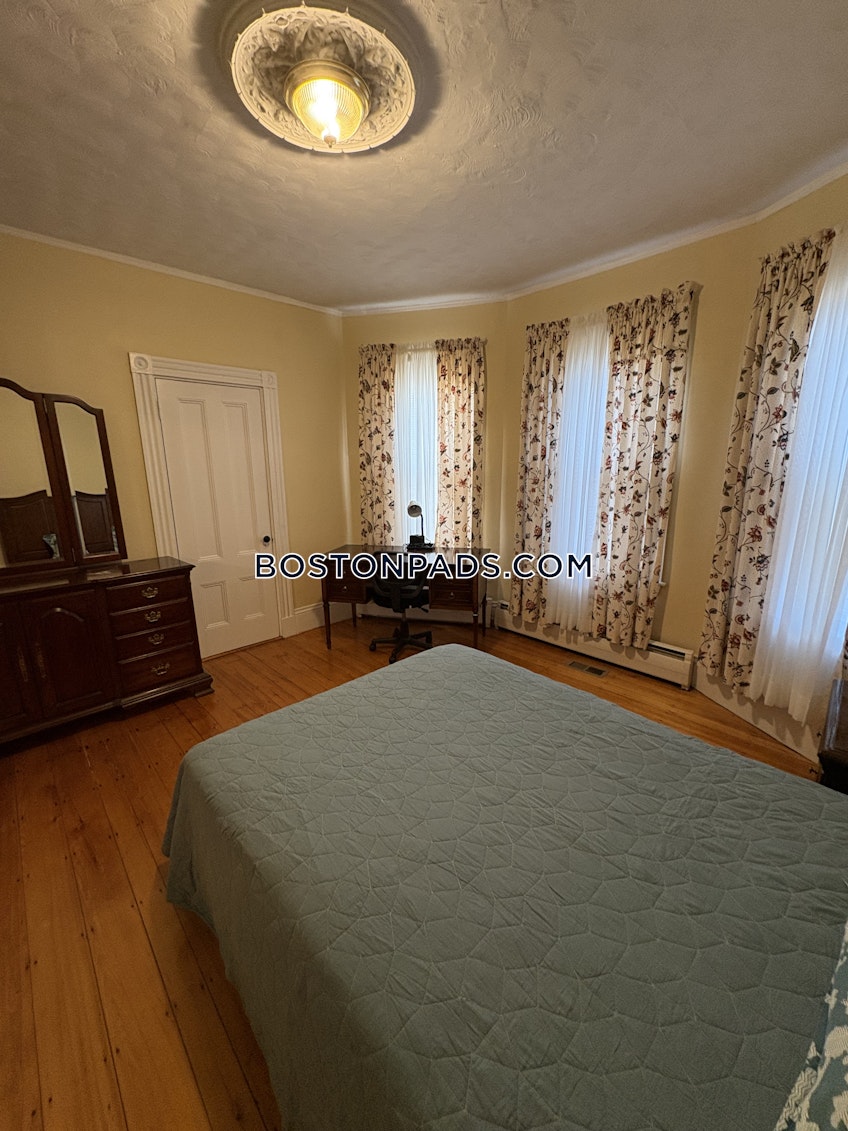 Boston - $7,400+ /month