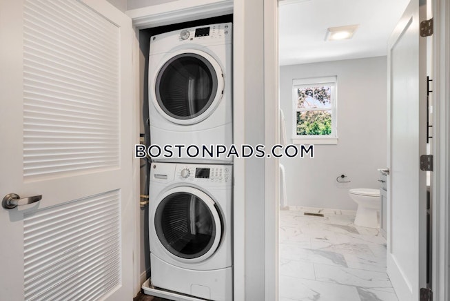 Boston - $2,600+ /mo