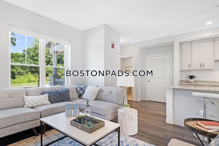 Hummingbird Ln., Boston