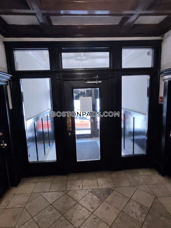 Boston - $4,170+ /mo