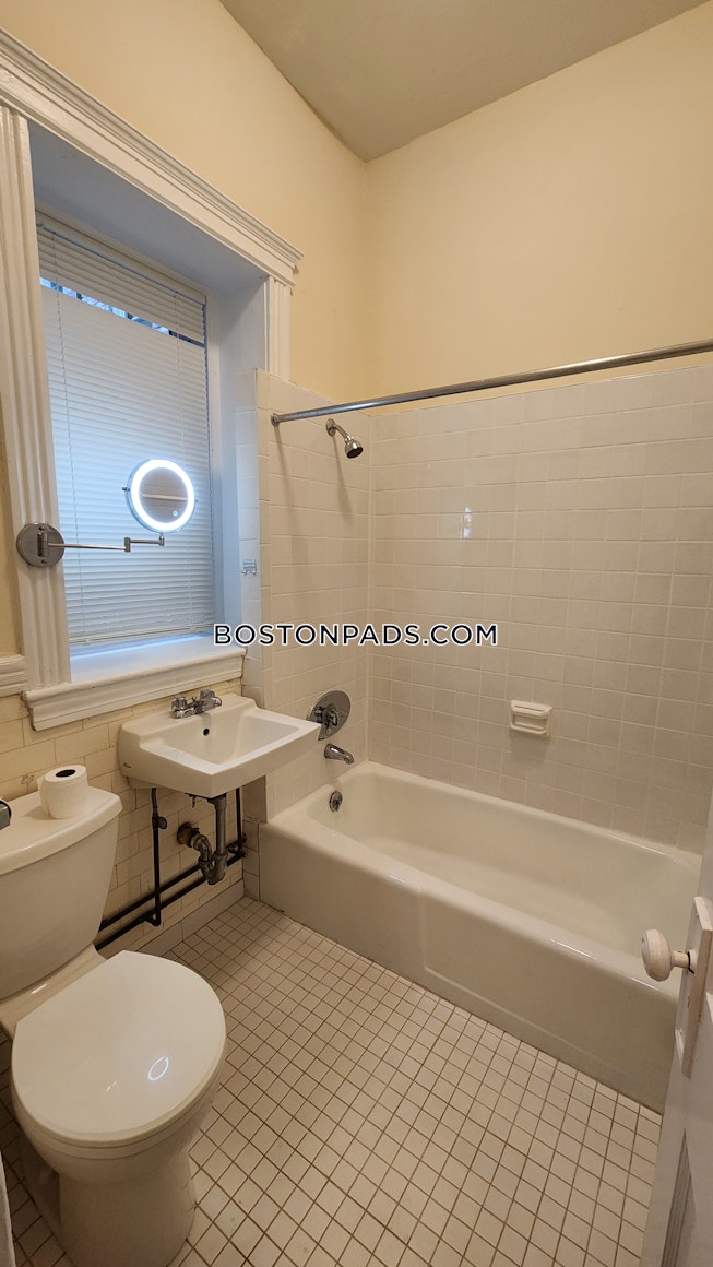 Boston - $2,100+ /mo
