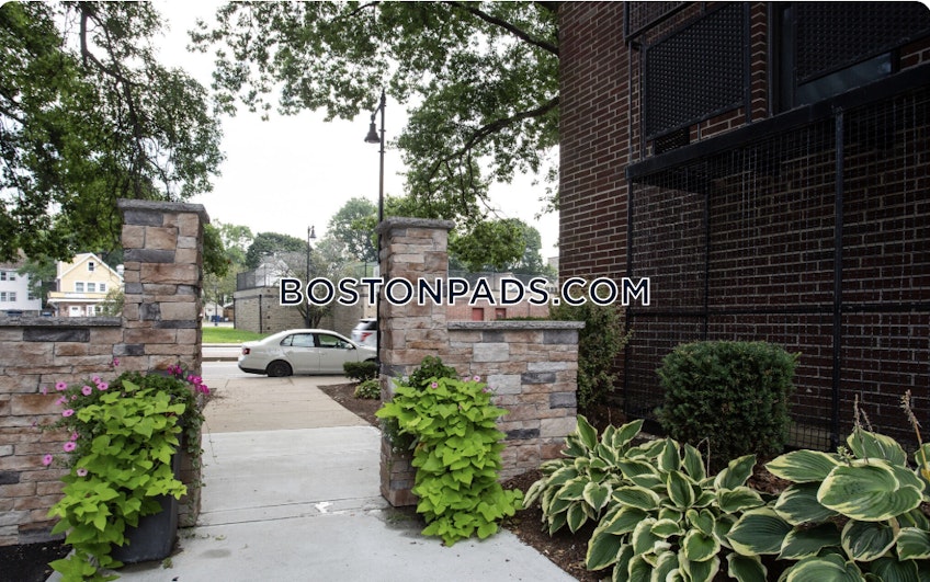 Boston - $2,425+ /month