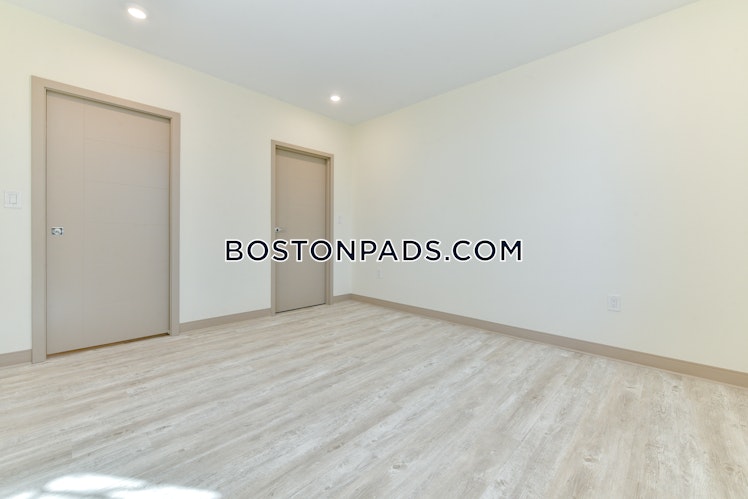 Dorchester St., Boston