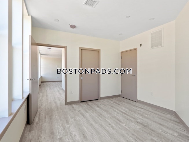 Boston - $2,200+ /mo