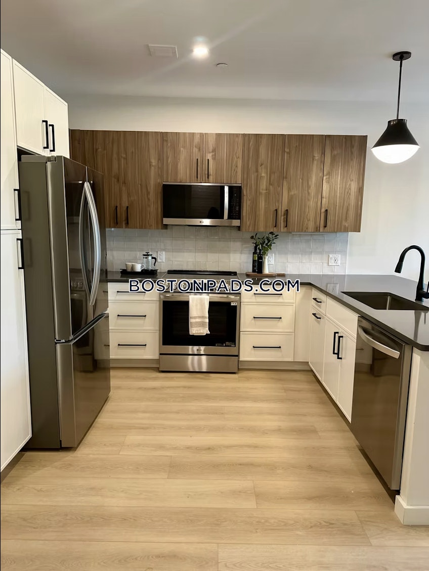 Bedford - $3,400+ /month