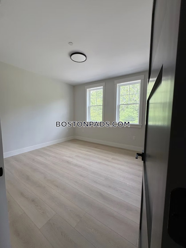 Bedford - $2,700+ /mo