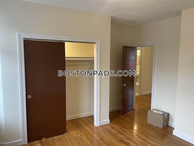 Boston - $2,600+ /mo