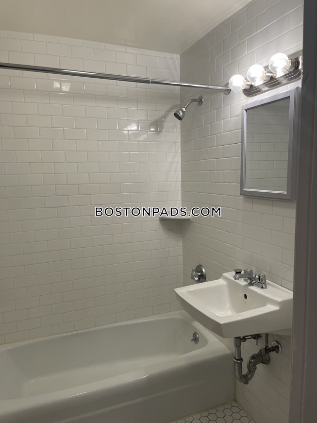 Boston - $2,600+ /mo