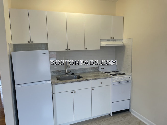 Boston - $2,600+ /mo