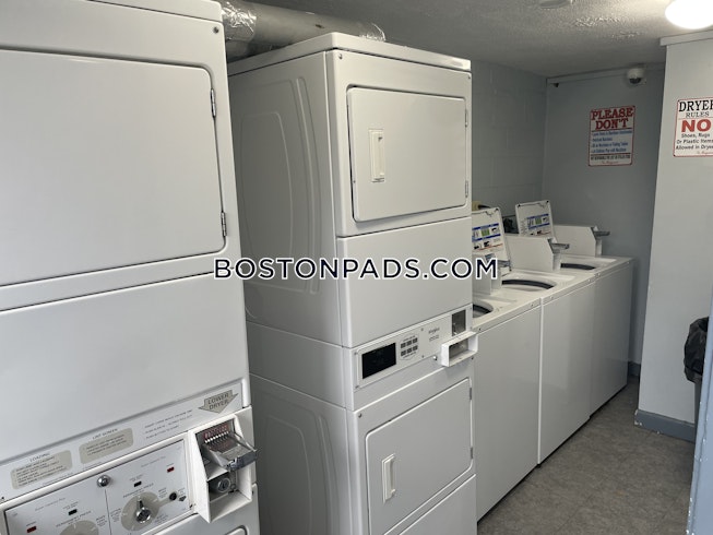 Boston - $2,600+ /mo