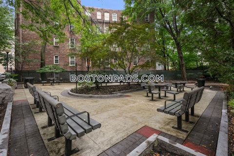 Camelot Ct. Boston photo 43