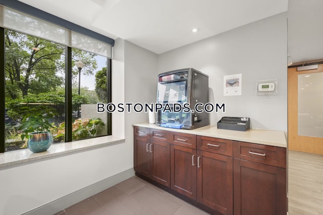 Boston - $3,446+ /mo