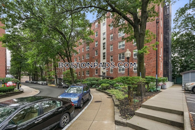 Boston - $4,492+ /mo