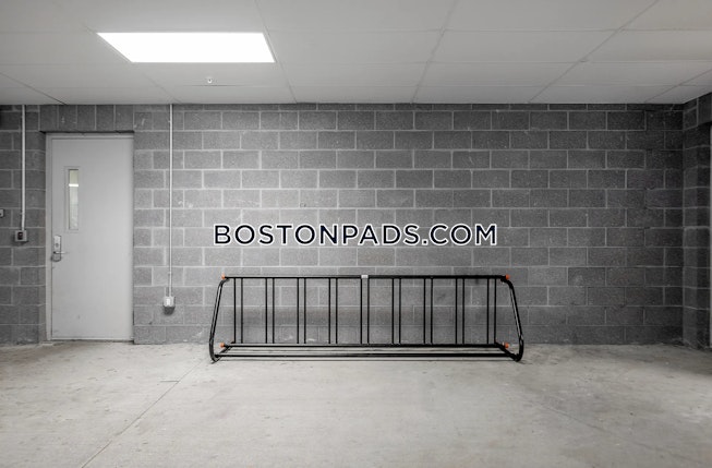 Melrose - $2,869+ /mo