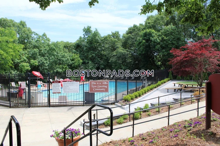 O'Callaghan Way. Lynn