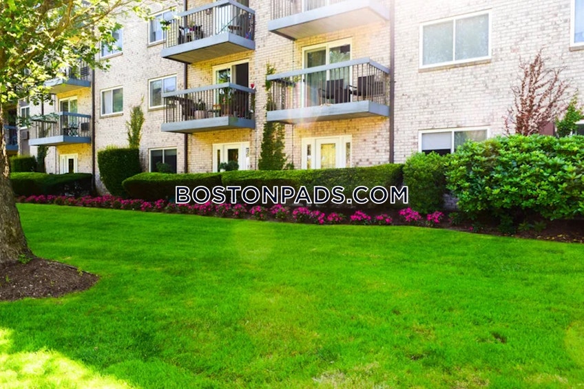 Lynn - $2,870+ /month