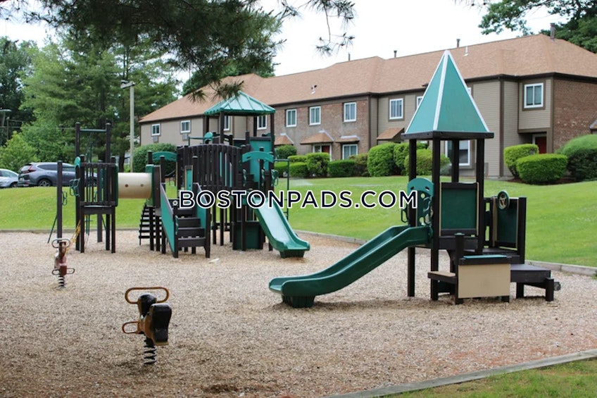 Lynn - $2,870+ /month