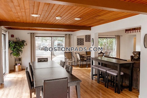 Longmeadow Dr. Holbrook photo 6