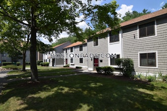 Longmeadow Dr. Holbrook