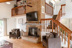 Longmeadow Dr./>, Holbrook