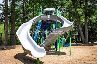 Longmeadow Dr. Holbrook