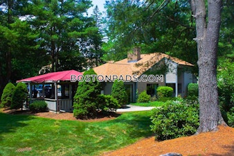 Longmeadow Dr. Holbrook