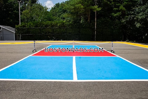 Longmeadow Dr. Holbrook photo 17