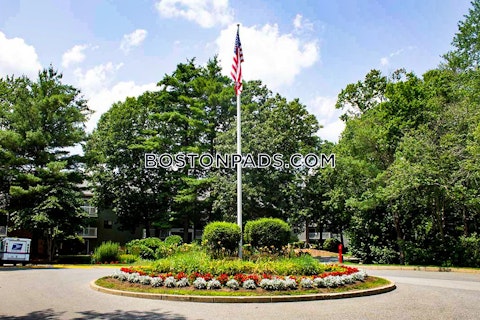 Longmeadow Dr. Holbrook photo 10