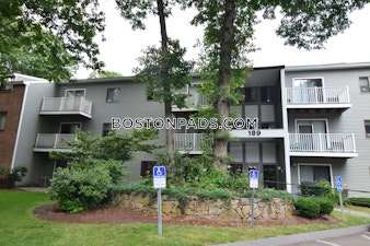 Longmeadow Dr. Holbrook